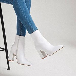SHEIN Women Side Zip Point Toe Chunky
Boots White Heeled Boots